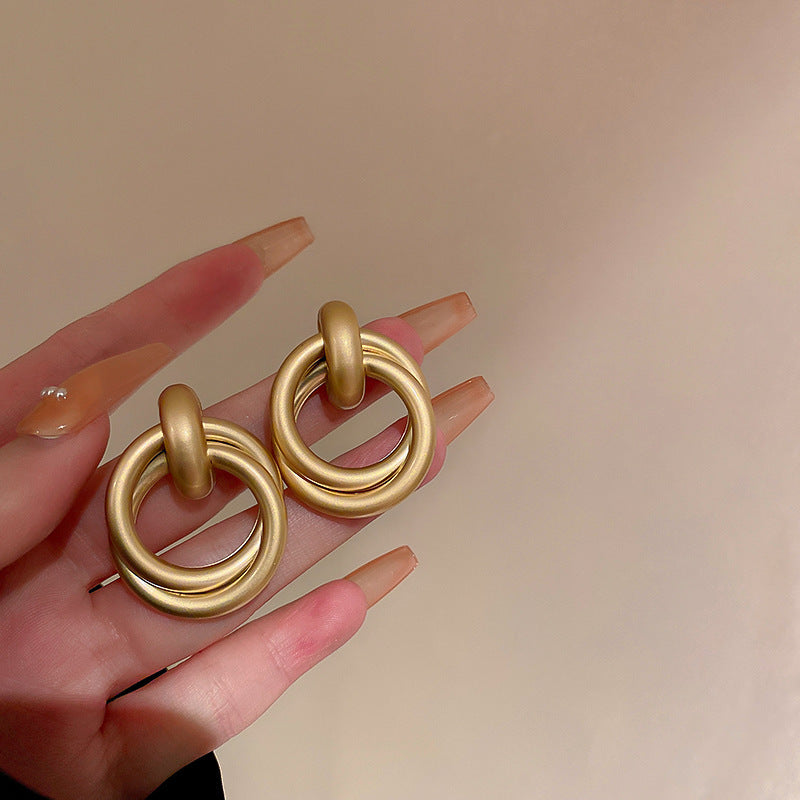 Wholesale light luxury alloy silver needle earrings